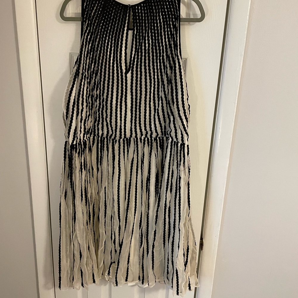 Anthropologie White and Black Dress NWT - Picture 4 of 4